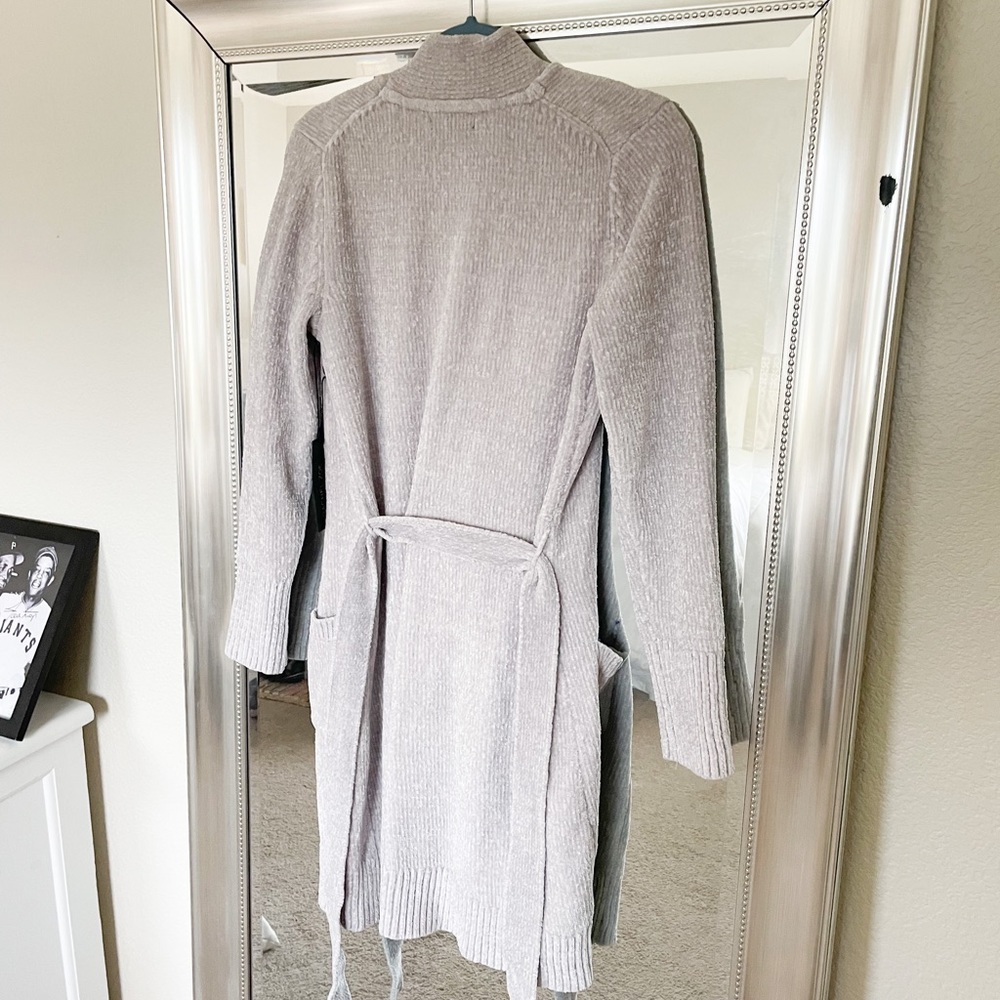 Sweater - Picture 8 of 8
